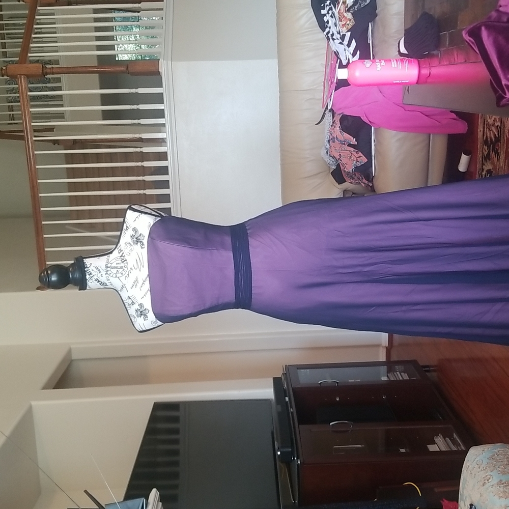 B2 Prom Dress - Picture 2 of 9